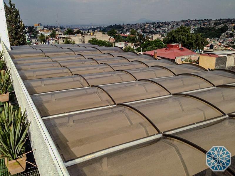 ¿Qué es el acrílico y sus usos en la construcción?